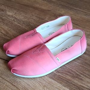 NWOT Toms Ombre Pink Shoes